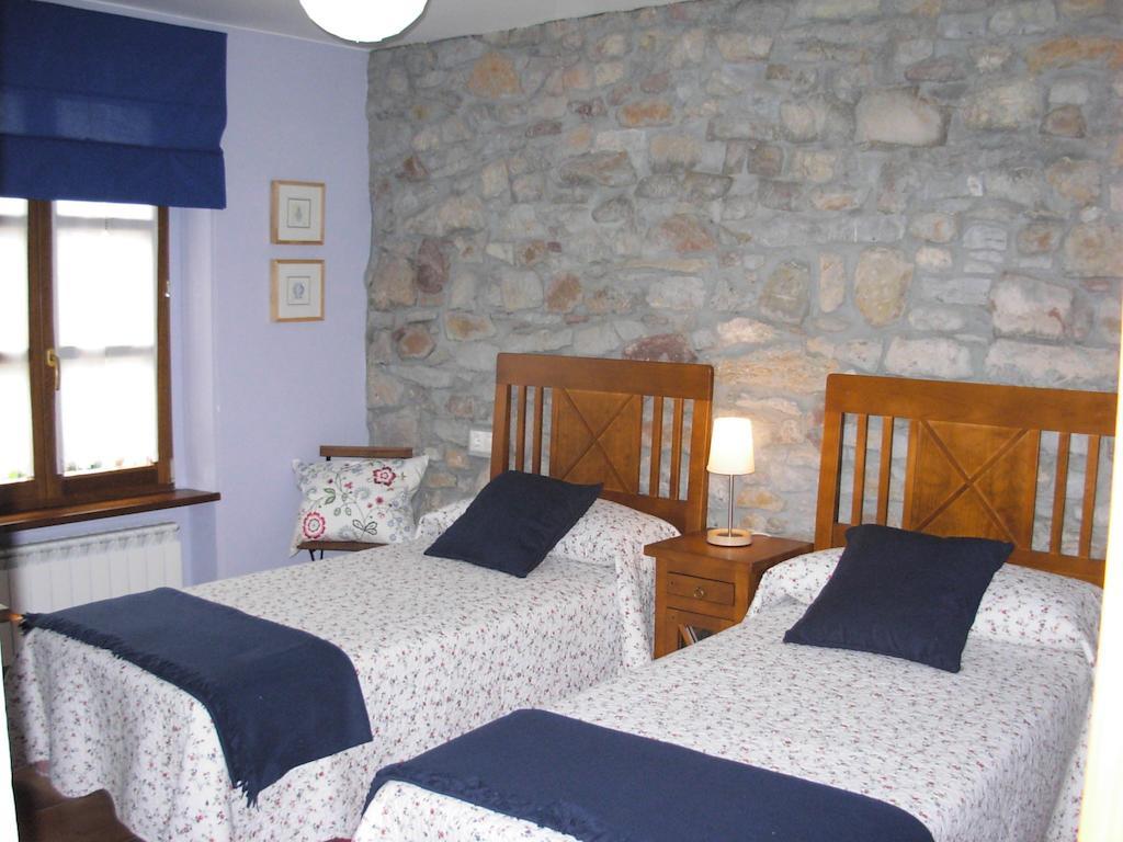 La Llosa Rodre Guimarán Room photo