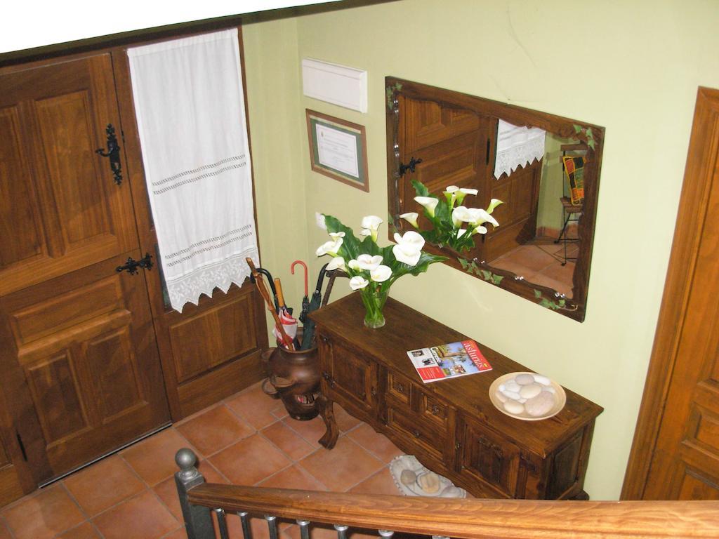 La Llosa Rodre Guimarán Room photo